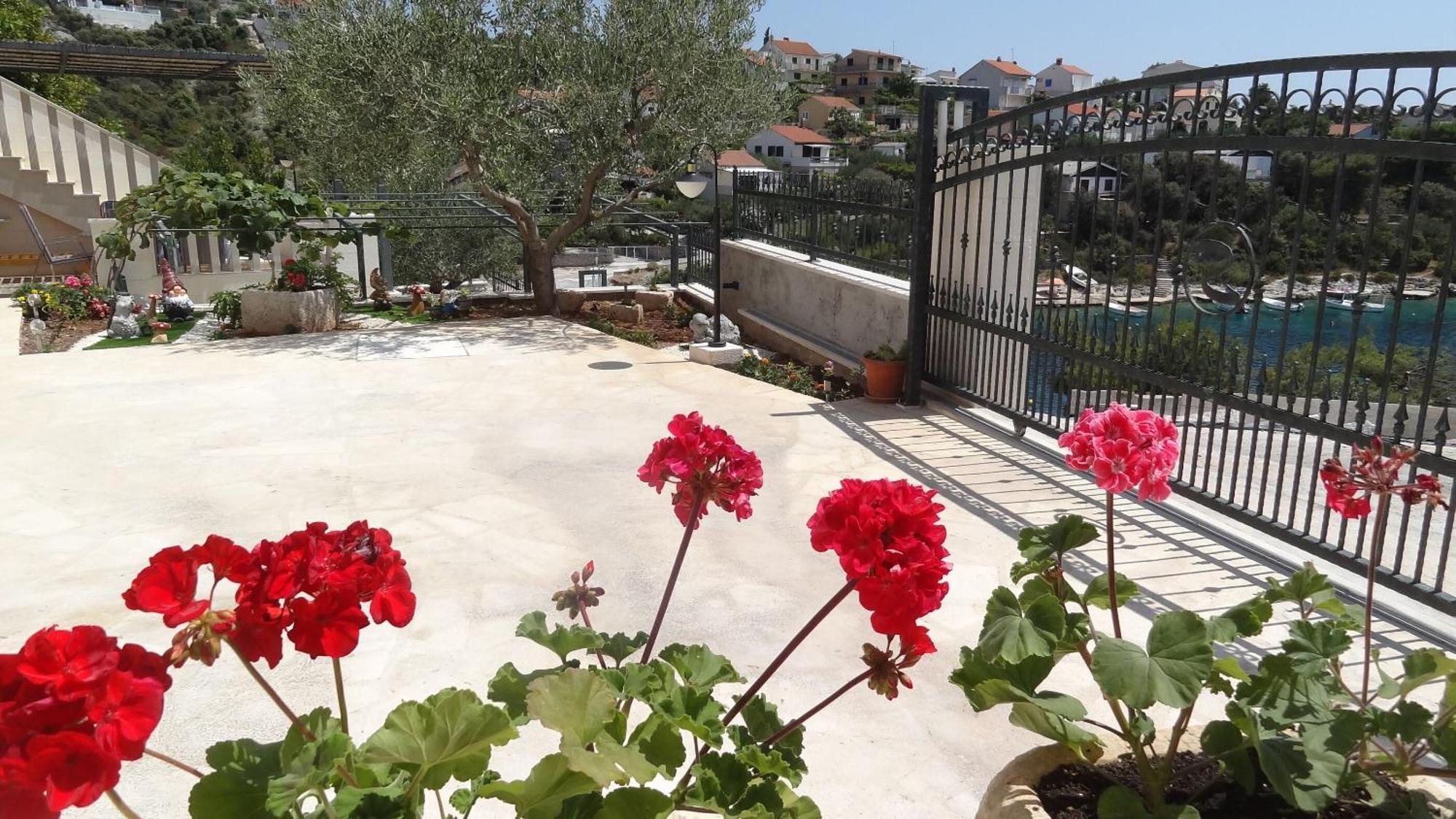 Apartments Branka - 30 M From Beach Sevid Kültér fotó